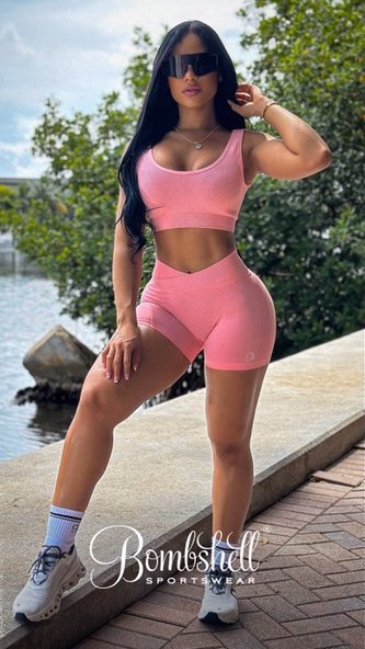 Bombshell Sportswear. Screenshot 1 - AppWisp.com Bombshell Sportswear. Screenshot 1 - AppWisp.com