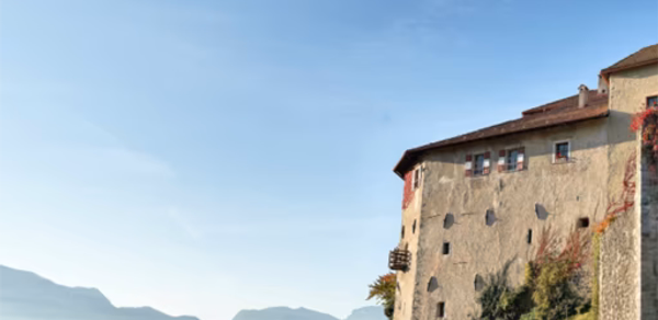 Castel Valer Header - AppWisp.com Castel Valer Header - AppWisp.com